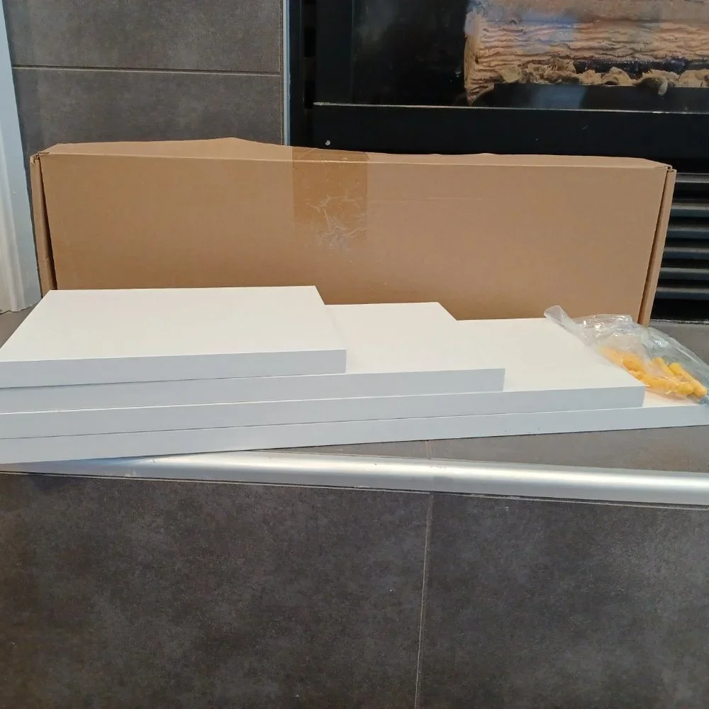 Set of four white floating shelfs‎ (Brand New)